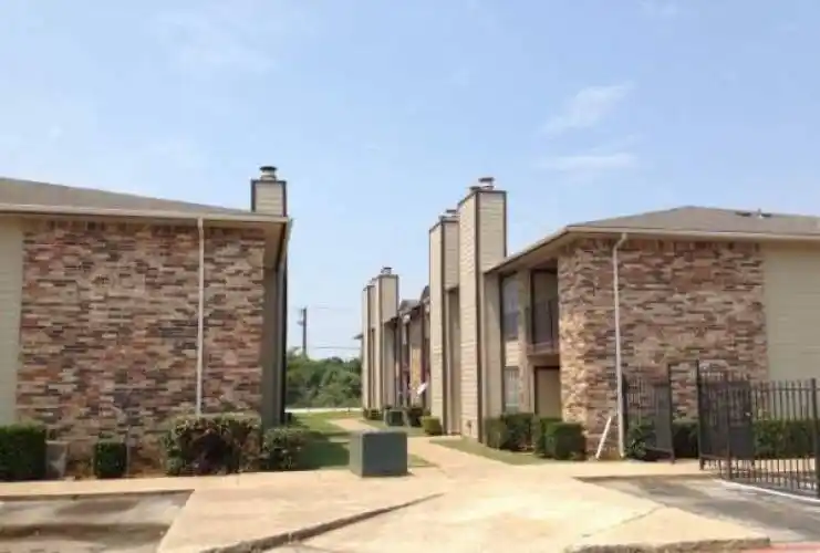 Rental by Apartment Wolf | The Chase Apartments | 1901 Eastchase Pky, Fort Worth, TX 76120 | apartmentwolf.com