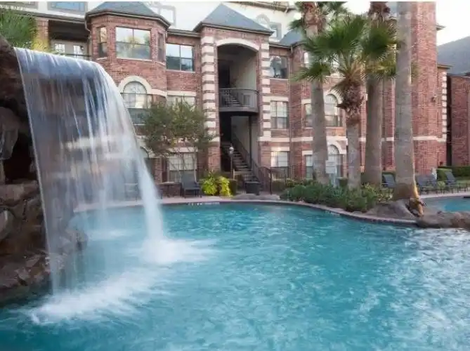 Rental by Apartment Wolf | Phoenician | 2345 Bering Dr, Houston, TX 77057 | apartmentwolf.com