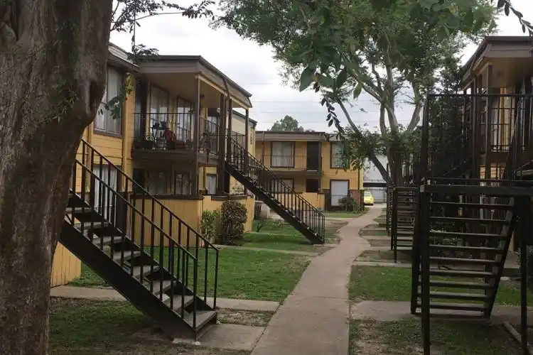 Rental by Apartment Wolf | Quail Creek II | 8047 Grow Ln, Houston, TX 77040 | apartmentwolf.com