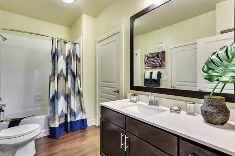 Rental by Apartment Wolf | Lincoln Kessler Park | 2400 Fort Worth Ave, Dallas, TX 75211 | apartmentwolf.com