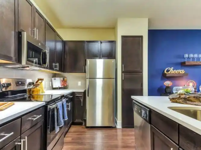 Rental by Apartment Wolf | Lincoln Kessler Park | 2400 Fort Worth Ave, Dallas, TX 75211 | apartmentwolf.com