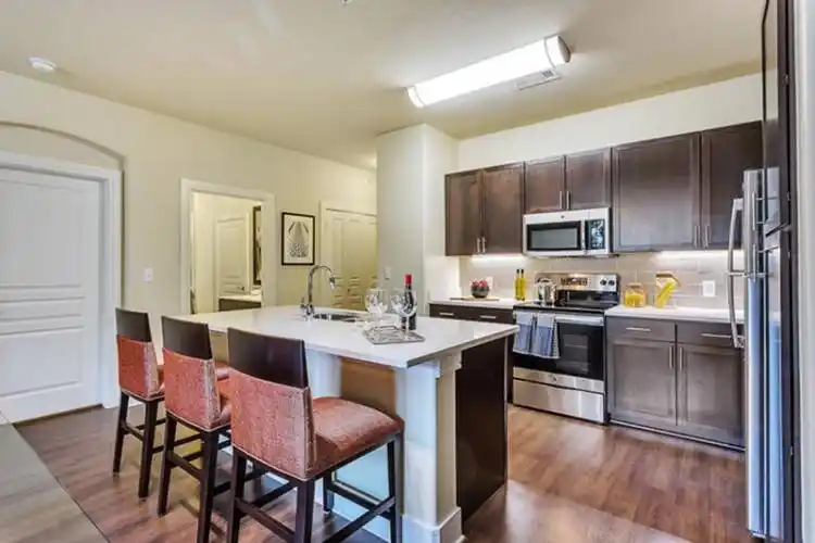 Rental by Apartment Wolf | Lincoln Kessler Park | 2400 Fort Worth Ave, Dallas, TX 75211 | apartmentwolf.com