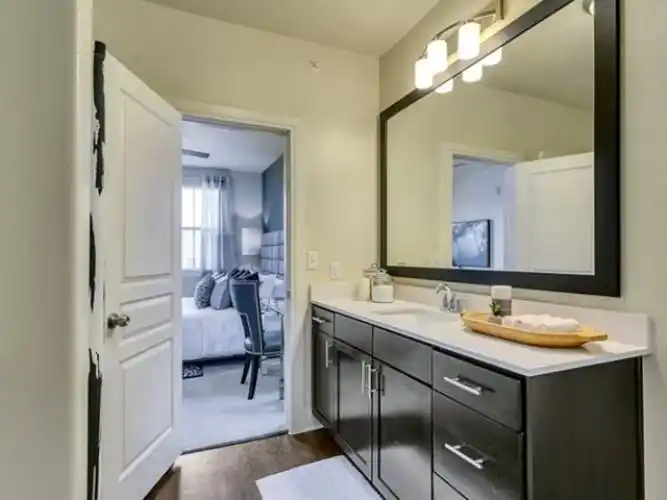 Rental by Apartment Wolf | Lincoln Kessler Park | 2400 Fort Worth Ave, Dallas, TX 75211 | apartmentwolf.com