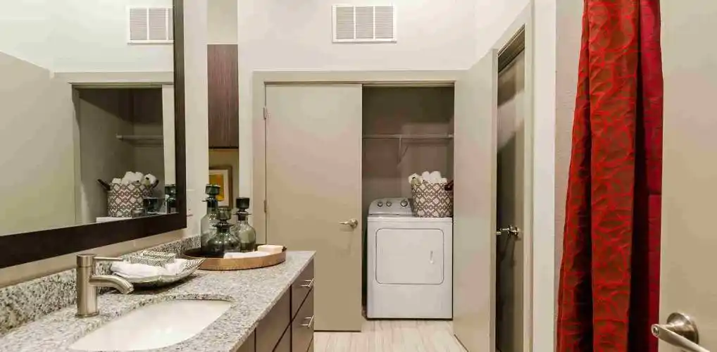 Rental by Apartment Wolf | Miro | 2225 N Harwood St, Dallas, TX 75201 | apartmentwolf.com