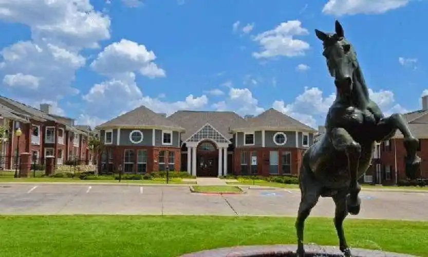 Rental by Apartment Wolf | Sunset Pointe Apartments | 5400 Sycamore School Rd, Fort Worth, TX 76123 | apartmentwolf.com