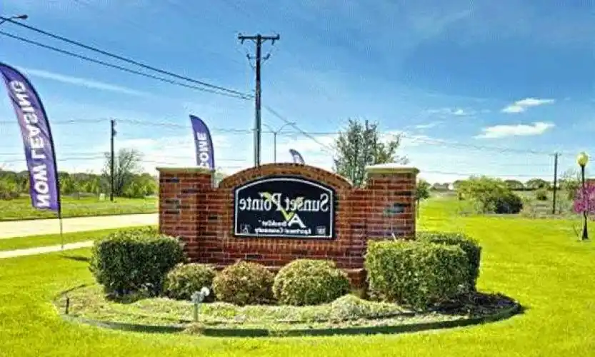 Rental by Apartment Wolf | Sunset Pointe Apartments | 5400 Sycamore School Rd, Fort Worth, TX 76123 | apartmentwolf.com