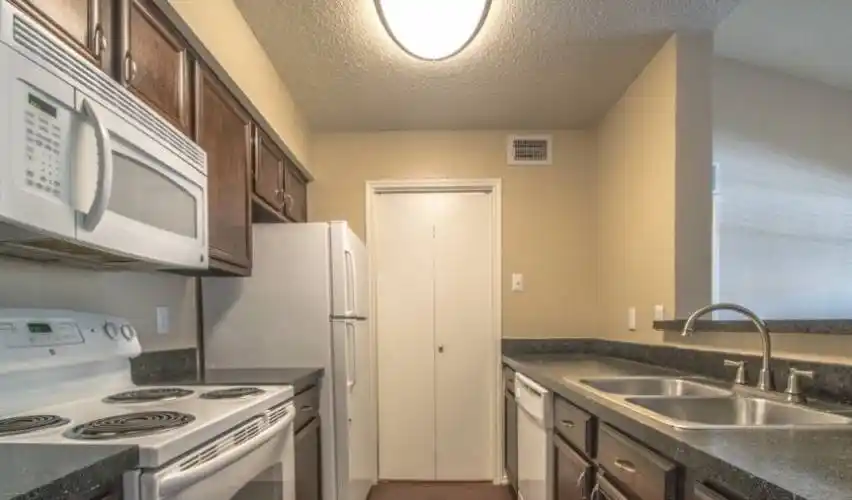 Rental by Apartment Wolf | Preston Bend | 18790 Lloyd Dr, Dallas, TX 75252 | apartmentwolf.com