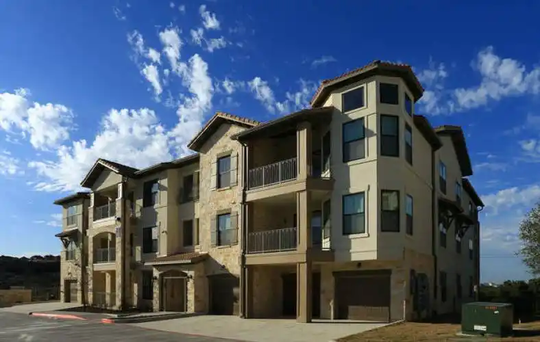 Rental by Apartment Wolf | Retreat at Cross Mountain | 19414 Babcock Rd, San Antonio, TX 78255 | apartmentwolf.com