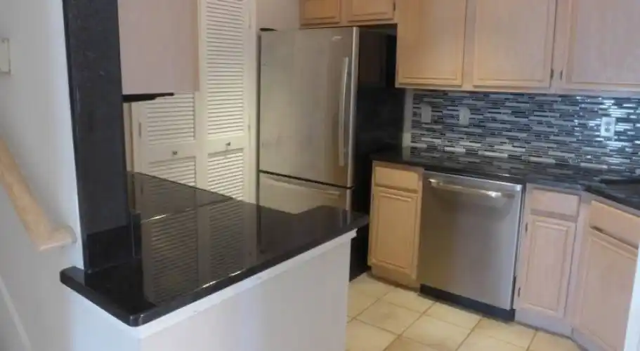 Rental by Apartment Wolf | Walnut Square Townhomes | 4051 Beltway Dr, Addison, TX 75001 | apartmentwolf.com