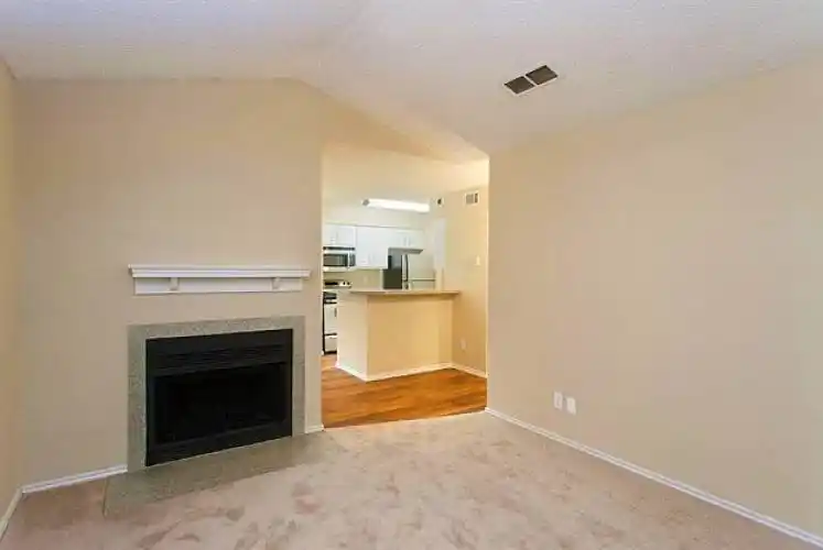 Rental by Apartment Wolf | Summers Crossing Apartments | 1500 Preston Rd, Plano, TX 75093 | apartmentwolf.com