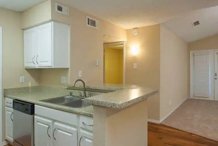 Rental by Apartment Wolf | Summers Crossing Apartments | 1500 Preston Rd, Plano, TX 75093 | apartmentwolf.com