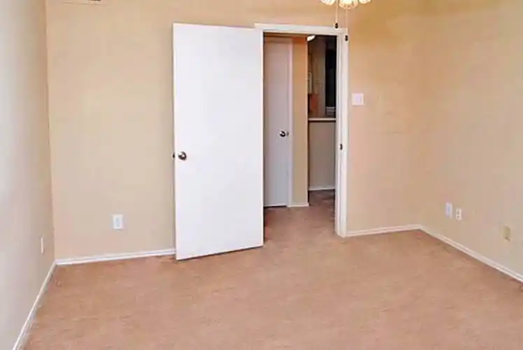 Rental by Apartment Wolf | Summers Crossing Apartments | 1500 Preston Rd, Plano, TX 75093 | apartmentwolf.com