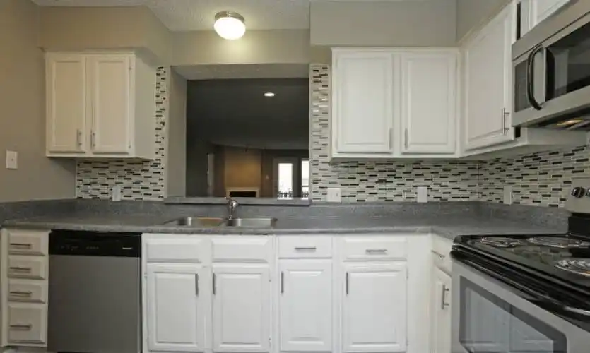 Rental by Apartment Wolf | Las Colinas Heights | 3701 N Oconnor Rd, Irving, TX 75062 | apartmentwolf.com