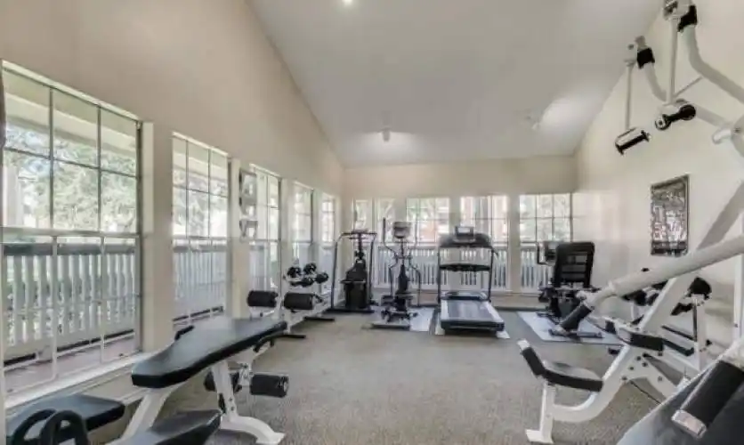 Rental by Apartment Wolf | Creekwood Apartment Homes | 4208 W Pioneer Dr, Irving, TX 75061 | apartmentwolf.com