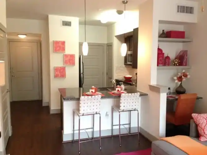 Rental by Apartment Wolf | Hiline Heights | 145 Heights Blvd, Houston, TX 77007 | apartmentwolf.com