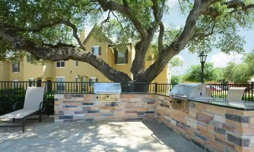 Rental by Apartment Wolf | The Park at Braun Station | 9603 Bandera Rd, San Antonio, TX 78251 | apartmentwolf.com