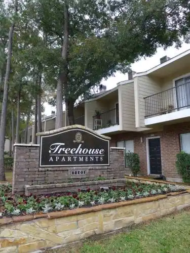 Rental by Apartment Wolf | Treehouse Apartments | 1101 Wilson Rd, Conroe, TX 77301 | apartmentwolf.com