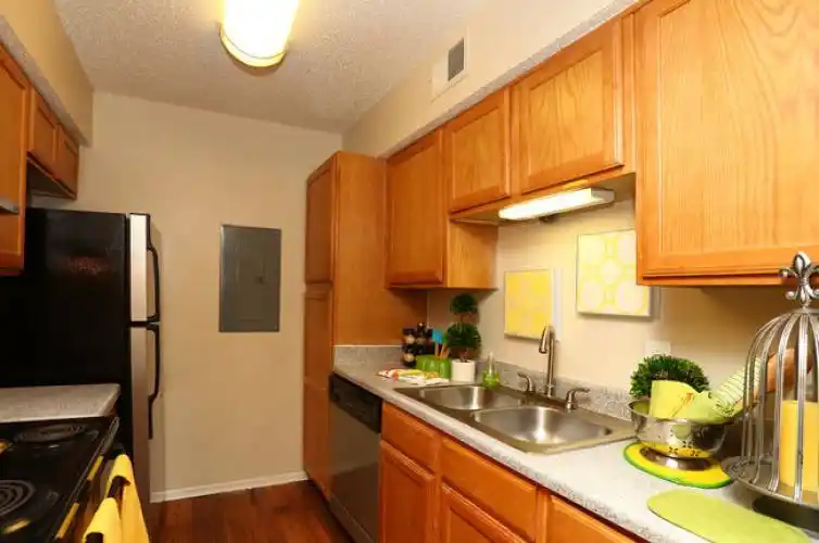 Rental by Apartment Wolf | Valley Oaks | 101 E Pipeline Rd, Hurst, TX 76053 | apartmentwolf.com