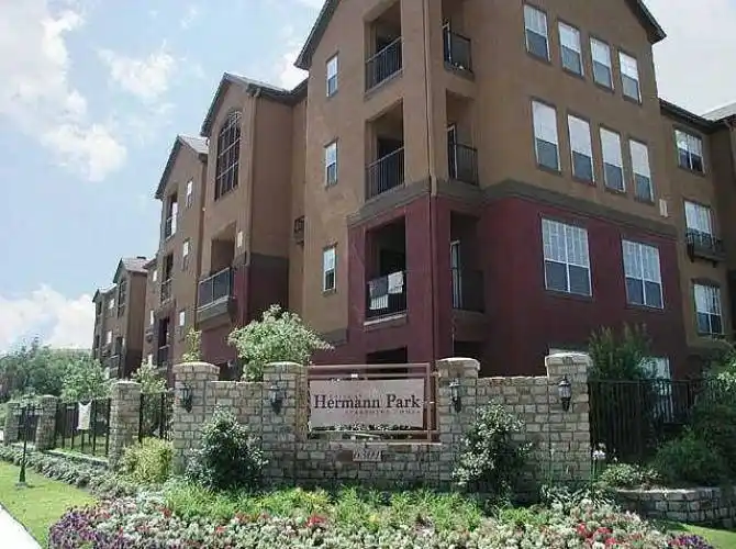 Rental by Apartment Wolf | Villas at Hermann Park | 6301 Almeda Rd, Houston, TX 77021 | apartmentwolf.com