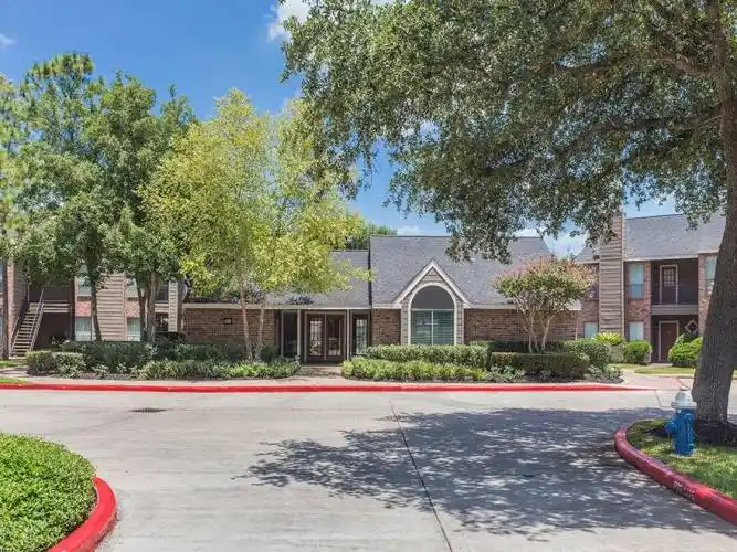 Rental by Apartment Wolf | Broadstone Briar Forest | 2215 Avenida Ln, Houston, TX 77077 | apartmentwolf.com