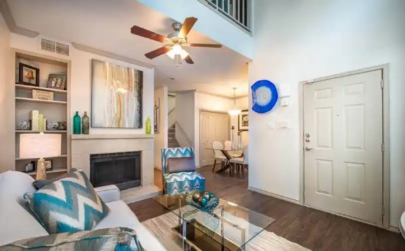 Rental by Apartment Wolf | Lakewood on the Trail | 101 N Brookside Dr, Dallas, TX 75214 | apartmentwolf.com