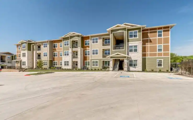 Rental by Apartment Wolf | 2900 Broadmoor | 2800-2900 Broadmoor Dr, Fort Worth, TX 76116 | apartmentwolf.com