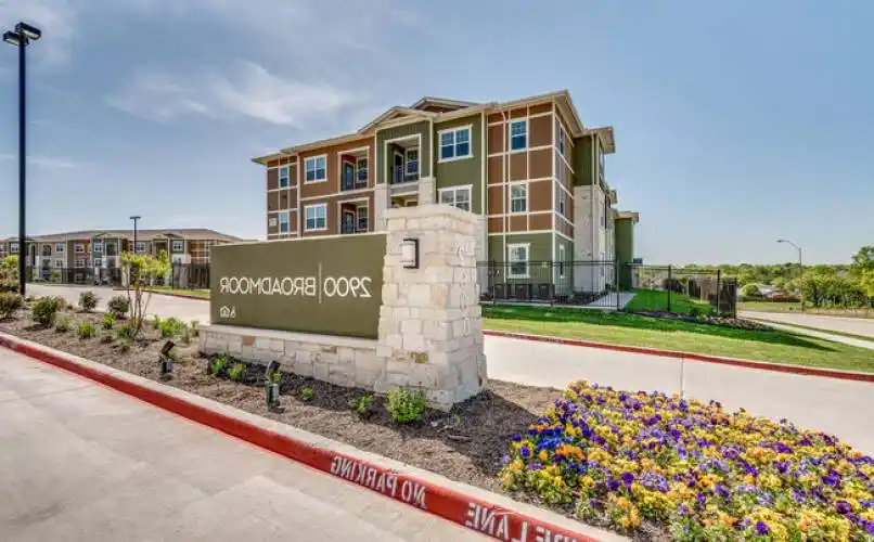 Rental by Apartment Wolf | 2900 Broadmoor | 2800-2900 Broadmoor Dr, Fort Worth, TX 76116 | apartmentwolf.com