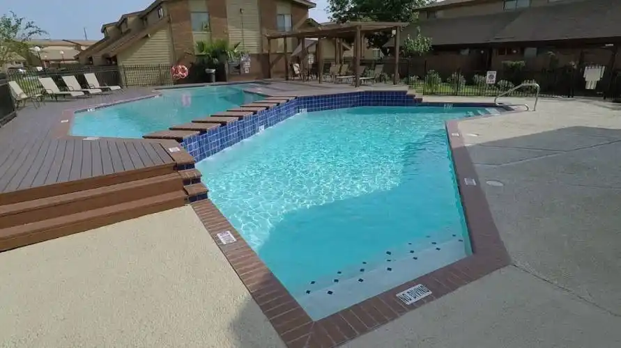 Rental by Apartment Wolf | Smoketree Townhomes | 5110 Azalea Trace Dr, Houston, TX 77066 | apartmentwolf.com