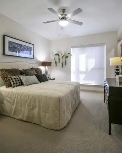 Rental by Apartment Wolf | Venue Museum District | 5353 Fannin St, Houston, TX 77004 | apartmentwolf.com