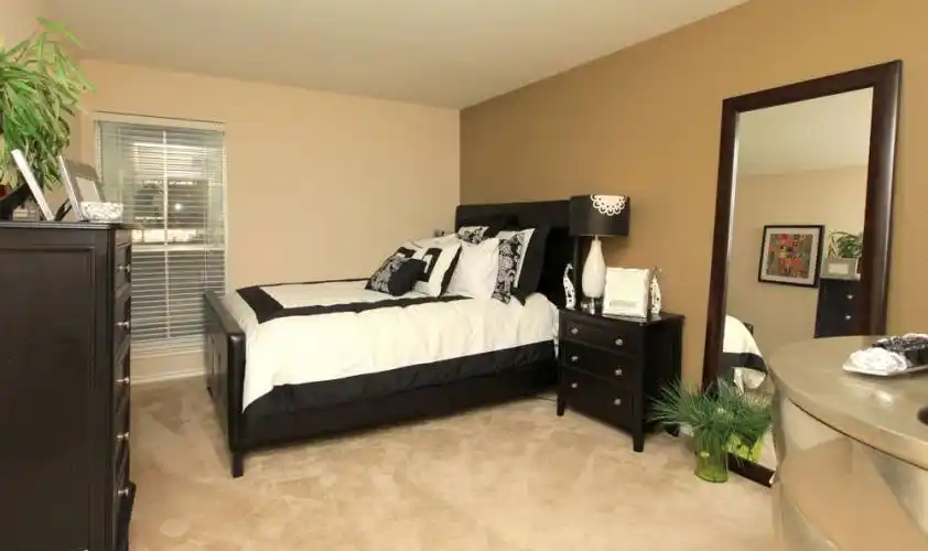 Rental by Apartment Wolf | Bayou Park | 4400 Memorial Dr, Houston, TX 77007 | apartmentwolf.com