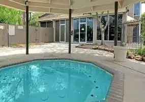 Rental by Apartment Wolf | Bayou Park | 4400 Memorial Dr, Houston, TX 77007 | apartmentwolf.com