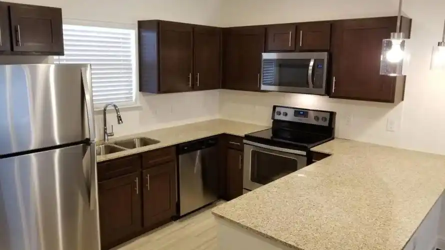 Rental by Apartment Wolf | The Townhomes at Lake Park | 1555 Cullen Blvd, Pearland, TX 77581 | apartmentwolf.com