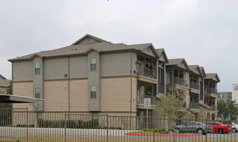 Rental by Apartment Wolf | Verandas At Shavano | 17203 NW Military Hwy, San Antonio, TX 78257 | apartmentwolf.com