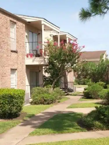 Rental by Apartment Wolf | Willow Bend Apartments | 13949 Bammel North Houston Rd, Houston, TX 77066 | apartmentwolf.com