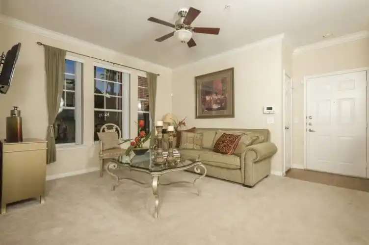 Rental by Apartment Wolf | Veranda at Centerfield | 7700 Willowchase Blvd, Houston, TX 77070 | apartmentwolf.com