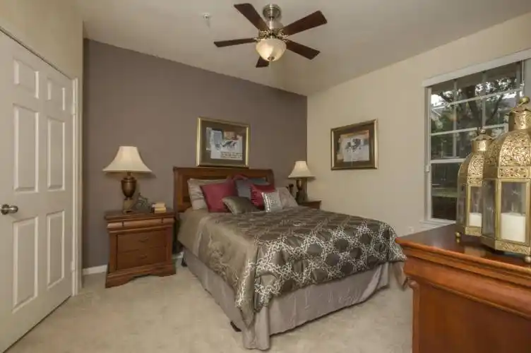 Rental by Apartment Wolf | Veranda at Centerfield | 7700 Willowchase Blvd, Houston, TX 77070 | apartmentwolf.com