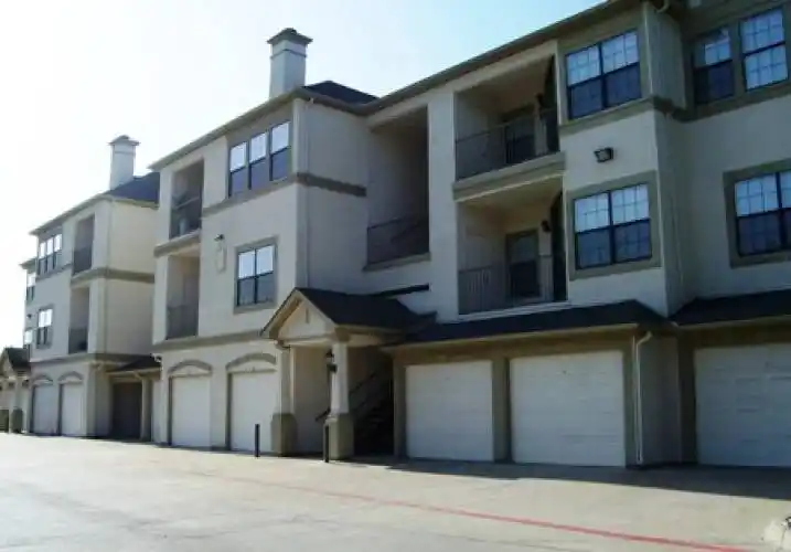 Rental by Apartment Wolf | Grand Estates @ Kessler Park | 1520 N Beckley Ave, Dallas, TX 75203 | apartmentwolf.com